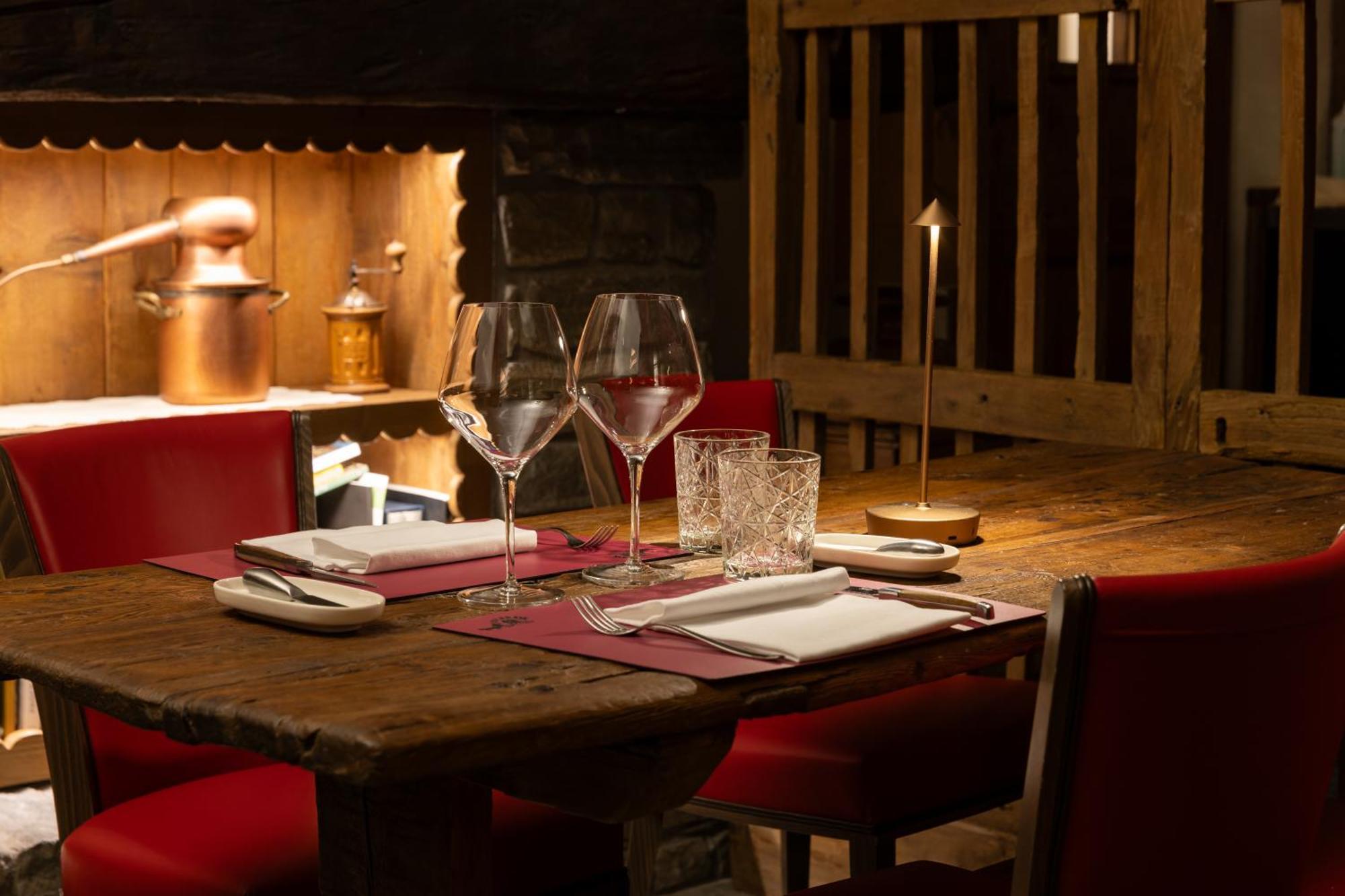 & Restaurant Le Charaban Hotel Aosta