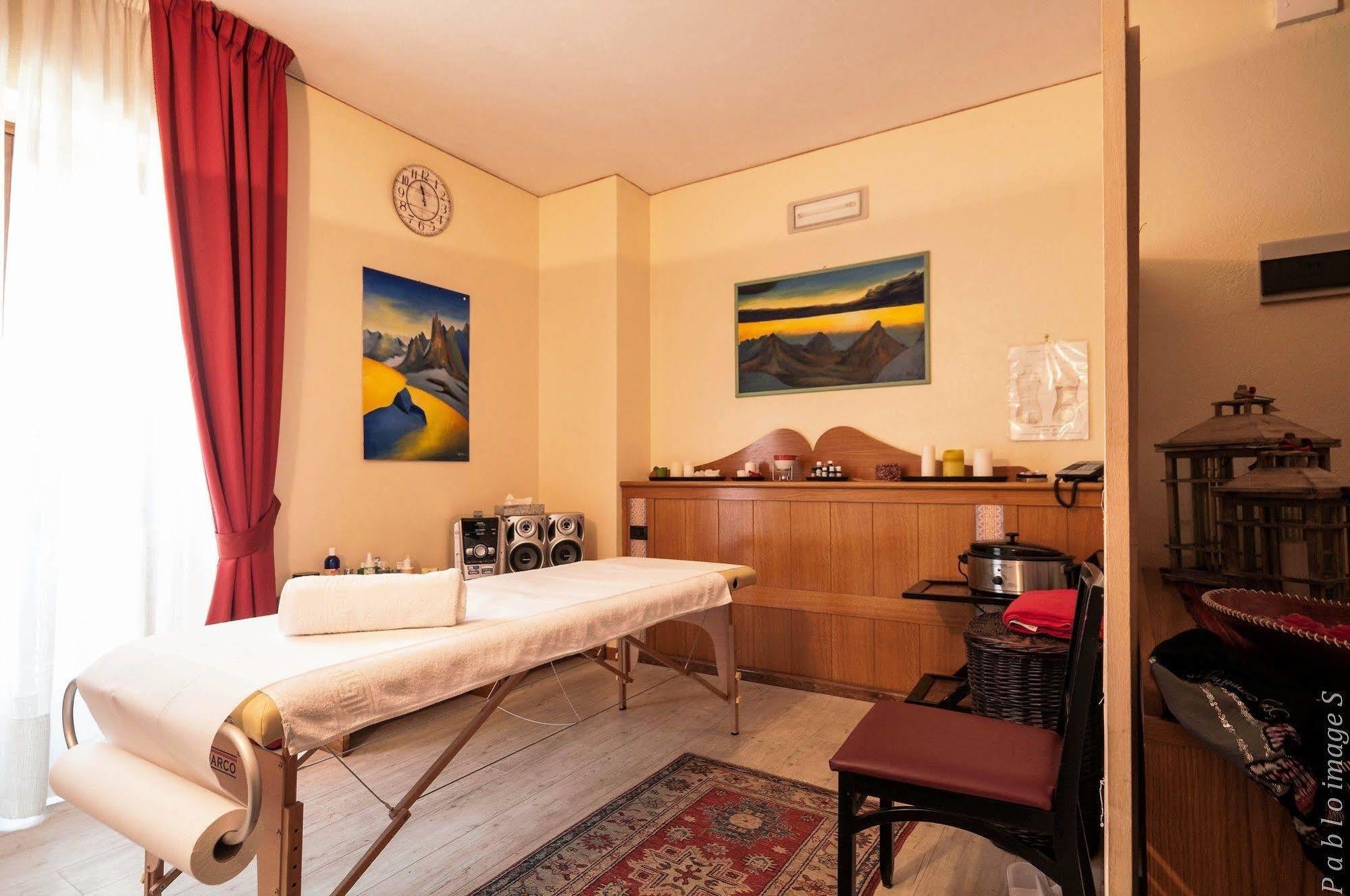 & Restaurant Le Charaban Hotel 3*